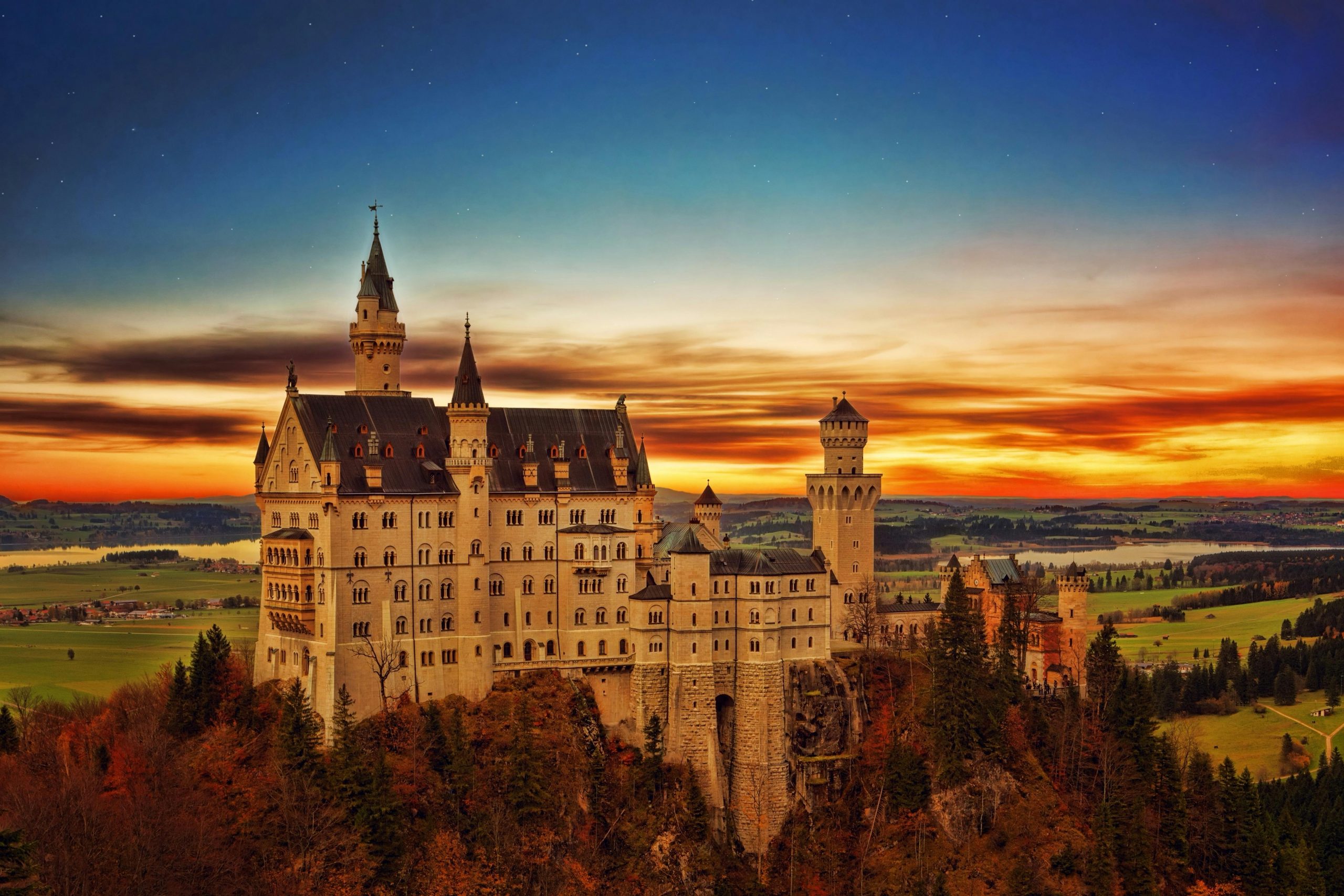 Schloss Neuschwanstein bei Sonnenuntergang